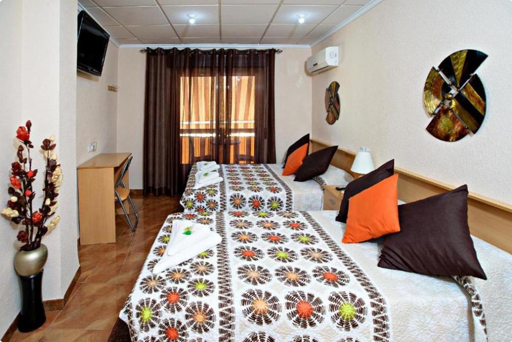 Hostal Carrizo Elda Exterior photo
