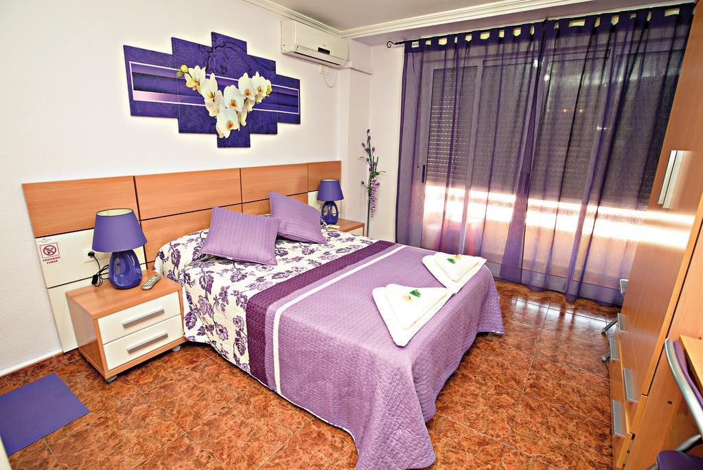 Hostal Carrizo Elda Exterior photo
