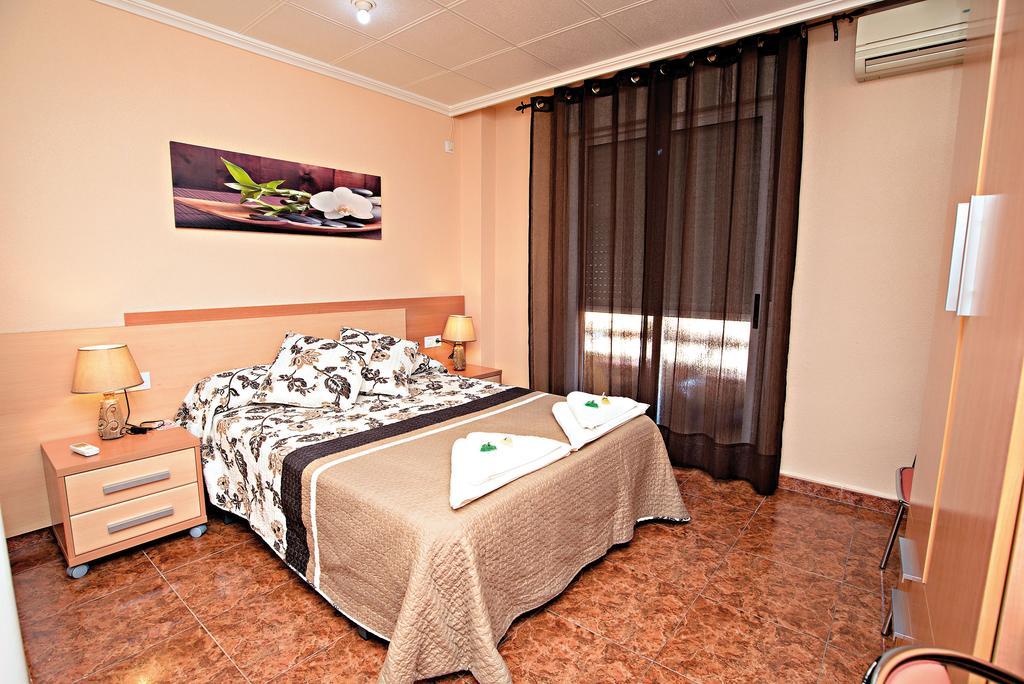 Hostal Carrizo Elda Exterior photo