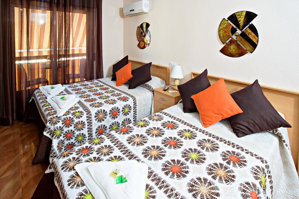 Hostal Carrizo Elda Exterior photo