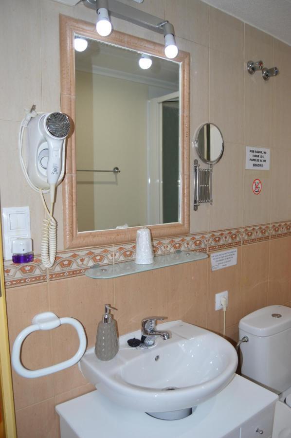 Hostal Carrizo Elda Exterior photo